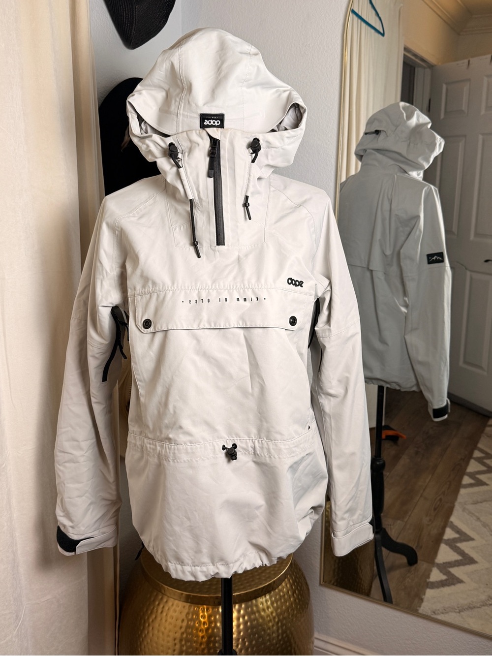 DOPE SNOW White water resistant Hooded Anorak Jacket - M